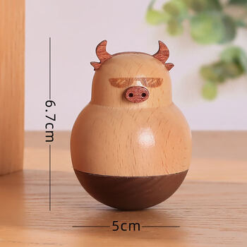 室桌面木质不倒翁摆件可爱小创意装饰品解压生日礼物艺品小牛不倒翁