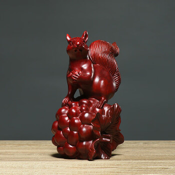 【檀椿阁】 红檀木雕松鼠摆件 仿真动物客厅家居装饰品 雕刻工艺品