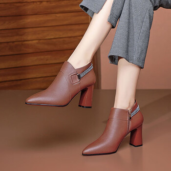 艾觅倪牛皮粗跟高跟鞋女尖头深口高跟单鞋秋季新款女鞋工作皮鞋焦糖色