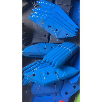 雷肯尖犁 犁地铧翻转犁配件犁铧配件铧式犁435/440/540犁铧尖犁 反