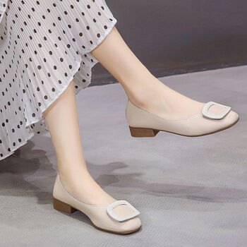 单鞋女粗跟平底方扣豆豆鞋女夏季新款百搭小皮鞋软底牛筋底女士鞋米