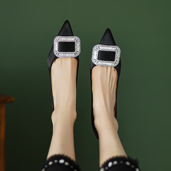 他她熙tataxi女鞋2024春夏新款法式时尚缎面单鞋通勤方扣水钻尖头高跟