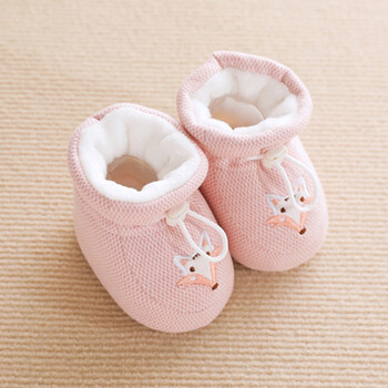 秋尚新迪士尼刚出生小孩婴儿鞋不掉脚秋冬季婴幼儿鞋子0一3月宝宝鞋套