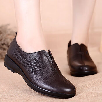 旺奈真皮妈妈鞋平底中老年皮鞋女春秋款老人鞋女软底防滑软皮老年鞋女