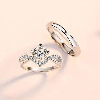 drck为爱加冕对戒情侣莫桑石钻戒情侣戒指一对结婚仿钻石婚礼仪式送 