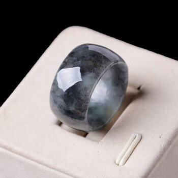 vgcck母节礼物隆慈缘玉器直销乌鸡种缅甸翡翠指环戒指厚庄男 款 油