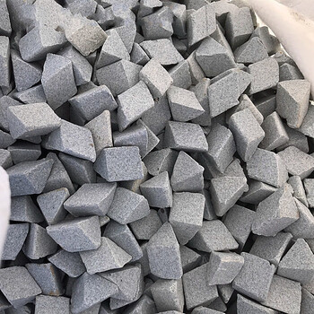 粗磨棕刚玉正斜三角磨料抛光研磨石去毛刺除锈抛光磨料棕刚玉斜三角