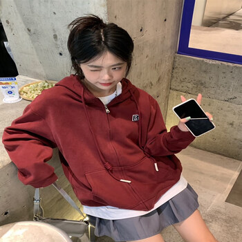 智时代酒红色加绒字母连帽卫衣女秋季宽松休闲长袖帽衫拉链开衫外套上