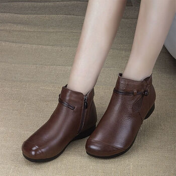 中老年人女士的棉皮鞋妈妈靴子秋冬季新款平底短靴女休闲复古女真软皮