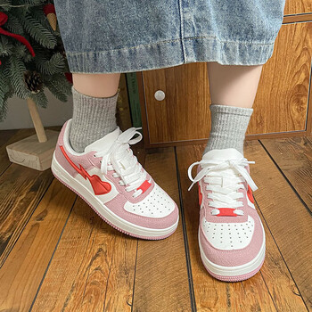 琬骄校园日系少女樱花粉爱心平底板鞋女小众软妹空军潮流撞色运动鞋