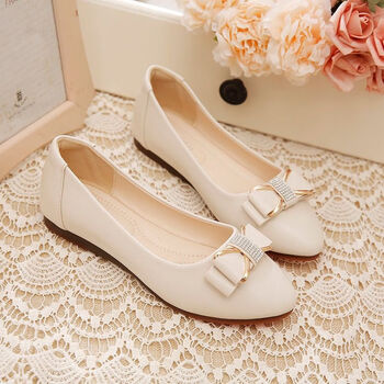 大东软皮单鞋新款圆头软底百搭平底妈妈豆豆鞋女平底单鞋杏色五金款35