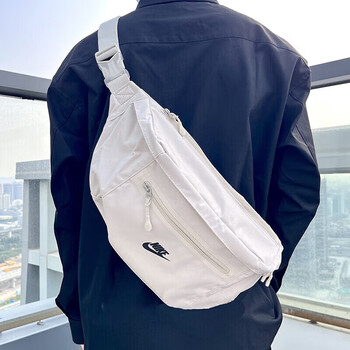 耐克（NIKE）斜挎包2024春款男女包腰包胸包跑步健身包收纳邮差包运动包DN2556 DN2556-072/浅灰色/大容量 MISC