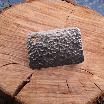 袋鼠(kangaroo)足银999扣头方形捶打纹皮腰带银镶嵌黄金男士挂钩纯银