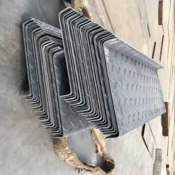 蕴朗楼梯踏步板加厚花纹楼梯板防滑楼梯板铁质结实z型u型l型楼梯板可