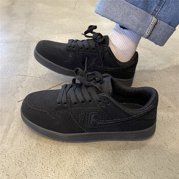 小黑鞋男潮流2022年秋季百搭情侣纯黑chic运动板鞋小众学生鞋女纯黑色