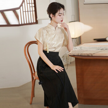 港阁新中式国风汉服元素鎏金改良旗袍半身马面裙套装年轻款少女连衣裙