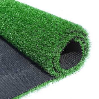 广州一草坪喷洒药剂后“瞬间变绿”？市民忧虑“污染环境”官方回应：非“人工绿”城管已叫停运用