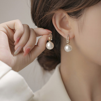 老凤祥一款多戴轻奢感耳环气质珍珠送女生老婆结婚纪念情人节礼物款多