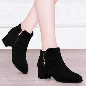 梵侈赫尔轻奢品牌妈妈短靴女小跟粗跟2020新款冬季鞋子女士加绒低帮