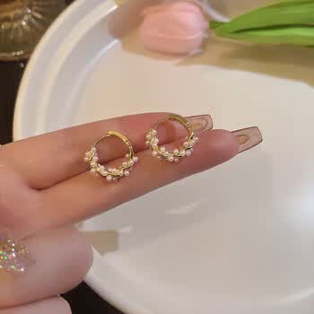 bomp圈圈珍珠耳钉女小众设计感耳环2023年新款潮轻奢感小耳圈圆圈珍珠