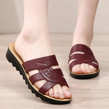 拖鞋女夏时尚外穿真皮软底中老年防滑中年女士大码凉拖41一43酒红40