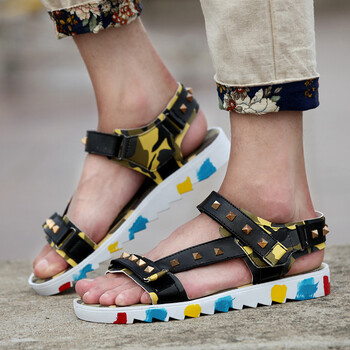 男士沙滩鞋 欧美潮流休闲男罗马凉鞋 英伦男柳钉潮男个性马丁凉鞋露趾