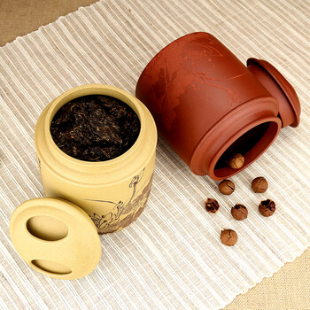 
                                        指间陶艺--精品宜兴紫砂茶叶罐 大号普洱罐全手工醒茶罐储茶罐 牛盖荷花茶叶罐--清水泥                