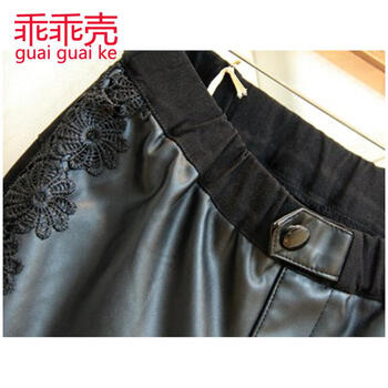 
                                        乖乖壳新款女装韩版时尚拼蕾丝显瘦小脚裤打底裤仿皮皮裤女长裤G562D059 黑色 L                