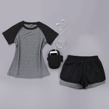 宽松瑜伽服速干网纱短裤跑步运动套装女夏抖音 灰色两件套网纱短裤 s