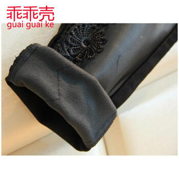 
                                        乖乖壳新款女装韩版时尚拼蕾丝显瘦小脚裤打底裤仿皮皮裤女长裤G562D059 黑色 L                