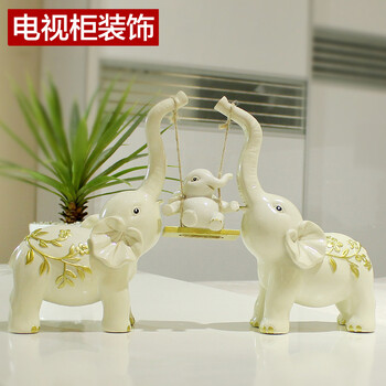 
                                        初见 家居 客厅招财大象摆件小象酒柜工艺装饰品电视柜摆设乔迁新居结婚礼物 【大号】一家三口秋千象【礼盒包装】                