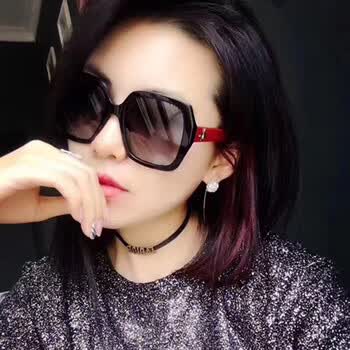 美国gucci女太阳镜小蜜蜂黑墨镜驾车眼镜男女通用时尚简约 黑红