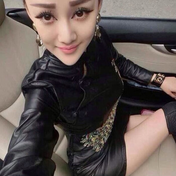 
                                        英诗雅 2018春秋新款复古PU皮盘扣孔雀女修身显瘦包臀旗袍性感夜店皮连衣裙1858 黑色 L                
