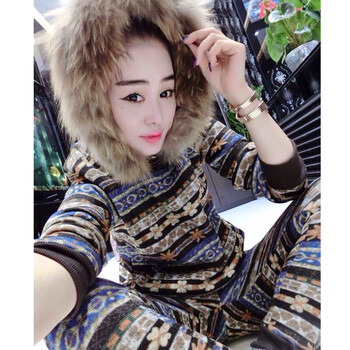意丽娜 2016秋冬装新款狐狸毛毛领时尚女装毛线抓毛加厚保暖彩色横条休闲套装无货8233 蓝色 均码