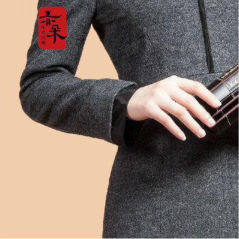 
                                        亦朵 气质秋冬羊毛呢连衣裙女 2018新款长袖连衣裙修身秋冬厚款气质打底裙子 苍黑 L                