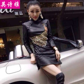 
                                        英诗雅 2018春秋新款复古PU皮盘扣孔雀女修身显瘦包臀旗袍性感夜店皮连衣裙1858 黑色 L                