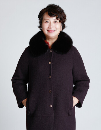 老美华laomeihua妈妈装夹克保暖21冬季中老年女士外套上衣中长款大衣