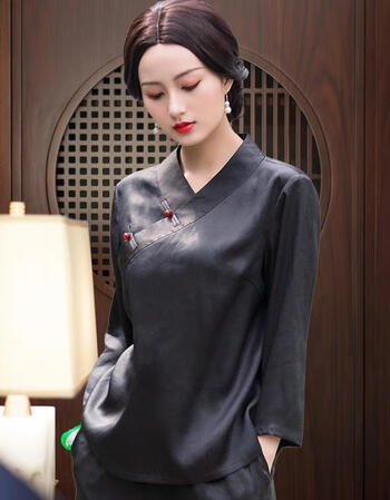 中国风高端缎面上衣女2021春季短款改良中式盘扣唐装女装质量好品质的
