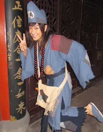 便宜又实惠的古装乞丐服舞台演出服装 帅济公服破衣服裤子叫花子服装