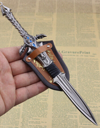 周边 莱恩剑 联盟狮王剑 霜之哀伤剑合金武器模型 22cm龙爪剑带背板