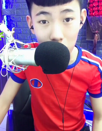 uyuk快手红人李天铭同款短袖男t恤韩版夏季社会精神小伙紧身小码男t