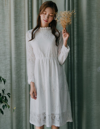 蕾丝连衣裙显瘦中长款长袖小清新白裙子仙女加绒加厚长裙秋冬 白色