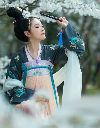 新品漢服女齊胸襦裙黑白如意刺繡古裝日常漢服漢唐服裝飄逸仙女復刻