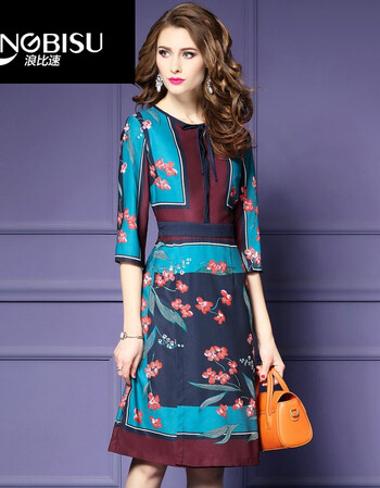 品牌印花连衣裙2018春季新款撞色七分袖中长款a字裙 胡兰花色 l