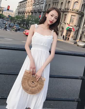 夏尔维纳一字肩连衣裙女夏2018新款韩版中长款吊带裙学生收腰显瘦雪纺