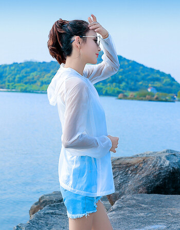 防晒衣女2018新款沙滩衫短款防晒服长袖外套连帽户外皮肤衣超轻薄