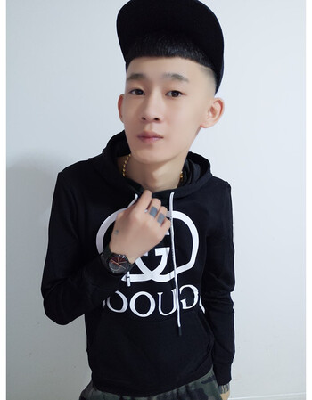 快手红人刘浩天同款卫衣紧身连帽长袖修身t恤社会精神小伙打底衫 黑色