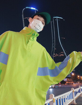 秋装 港风立领宽松纯色套头蝙蝠衫潮 卫衣男 荧光绿 2xl