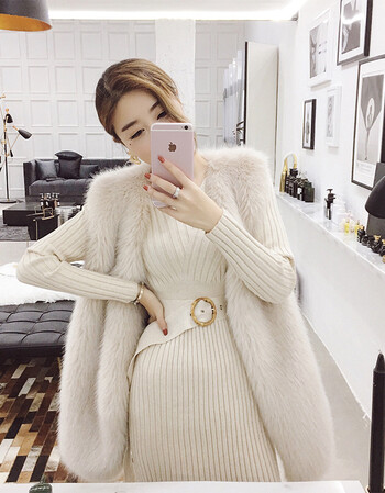 针织连衣裙秋冬韩版中长款白色气质包臀毛衣裙v领坑条针织连衣裙女