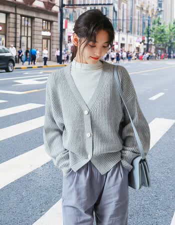2018秋冬新款韩版气质宽松甜美v领长袖针织开衫外套女a623jd10 灰色